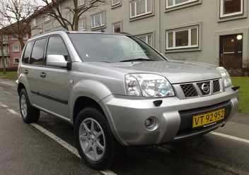 Emblemat Nissan X-Trail I FL